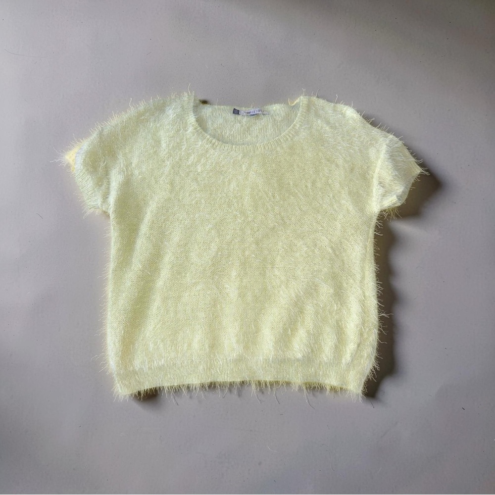 Jennifer Lopez Fuzzy Yellow Short Sleeve Sweater YT3